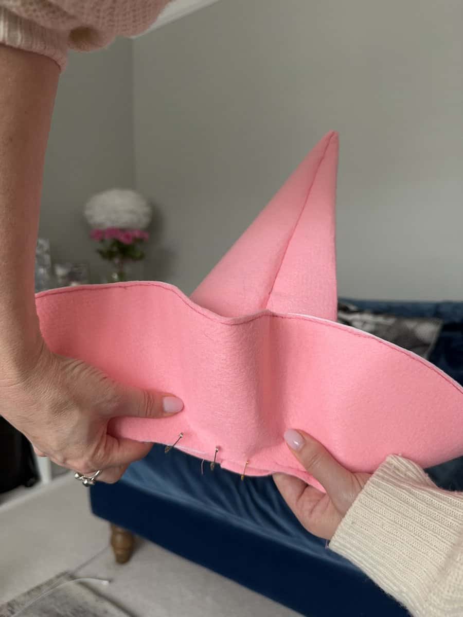 How_to_Make_a_Pink_Halloween_Witches_Hat_step_by_step