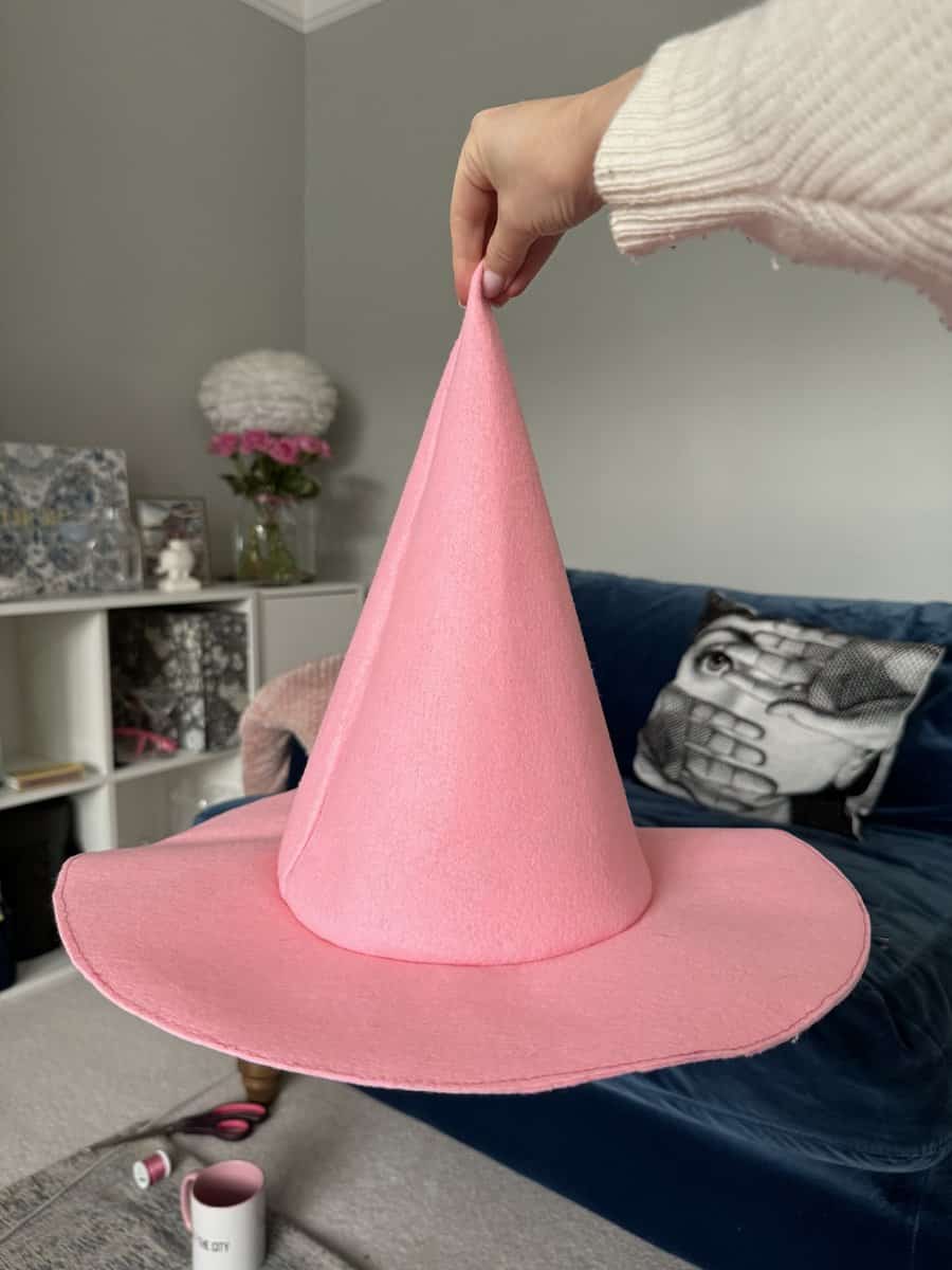 How_to_Make_a_Pink_Halloween_Witches_Hat_step_by_step