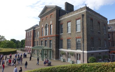 A Spooky Autumn Walk Through Kensington & Holland Park