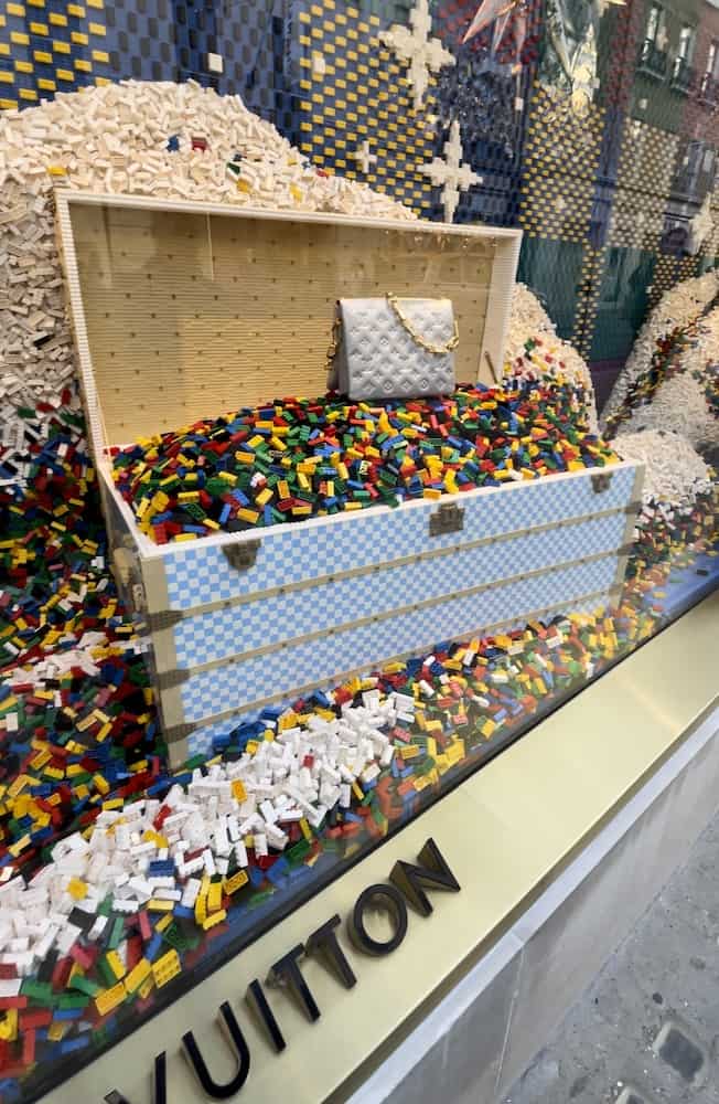 Louis Vuitton New Bond Street London Instagrammable Christmas Places1