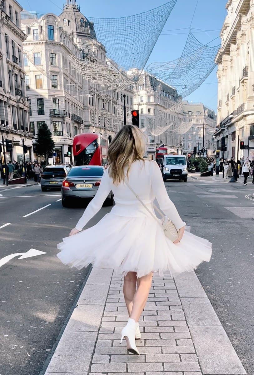 regent_street_lights_angels_instagrammable_london_christmas