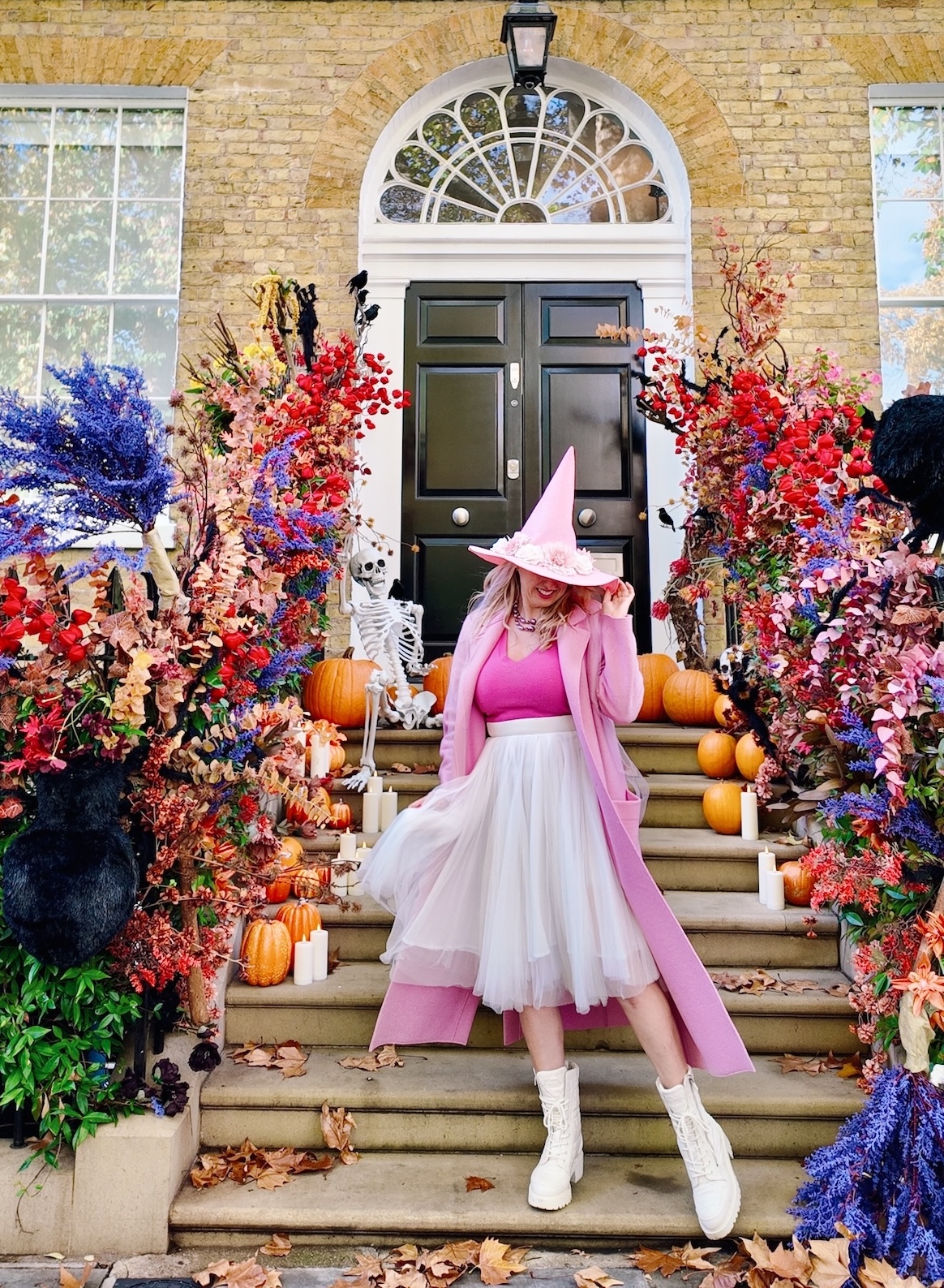 halloween_in_london_2025_kensington_square_decorations