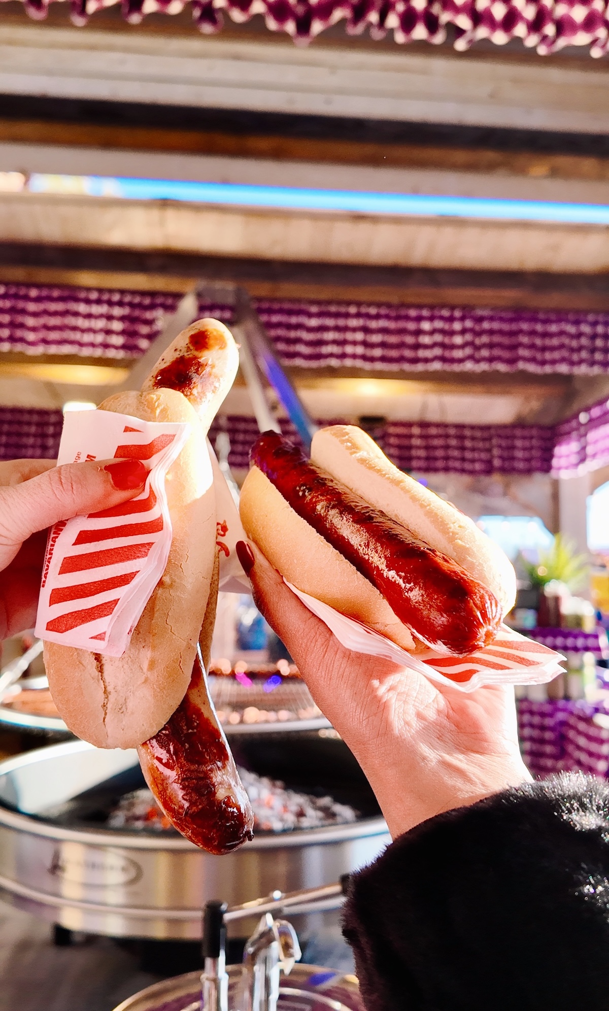 winter_wonderland_2025_christmas_london_hot_dogs_apres_ski_bar