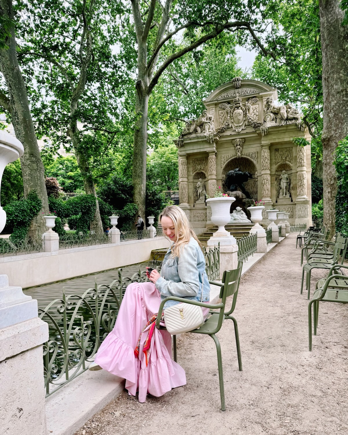 paris_girls_trip_jardin_du_luxenbourg_medici_fountain