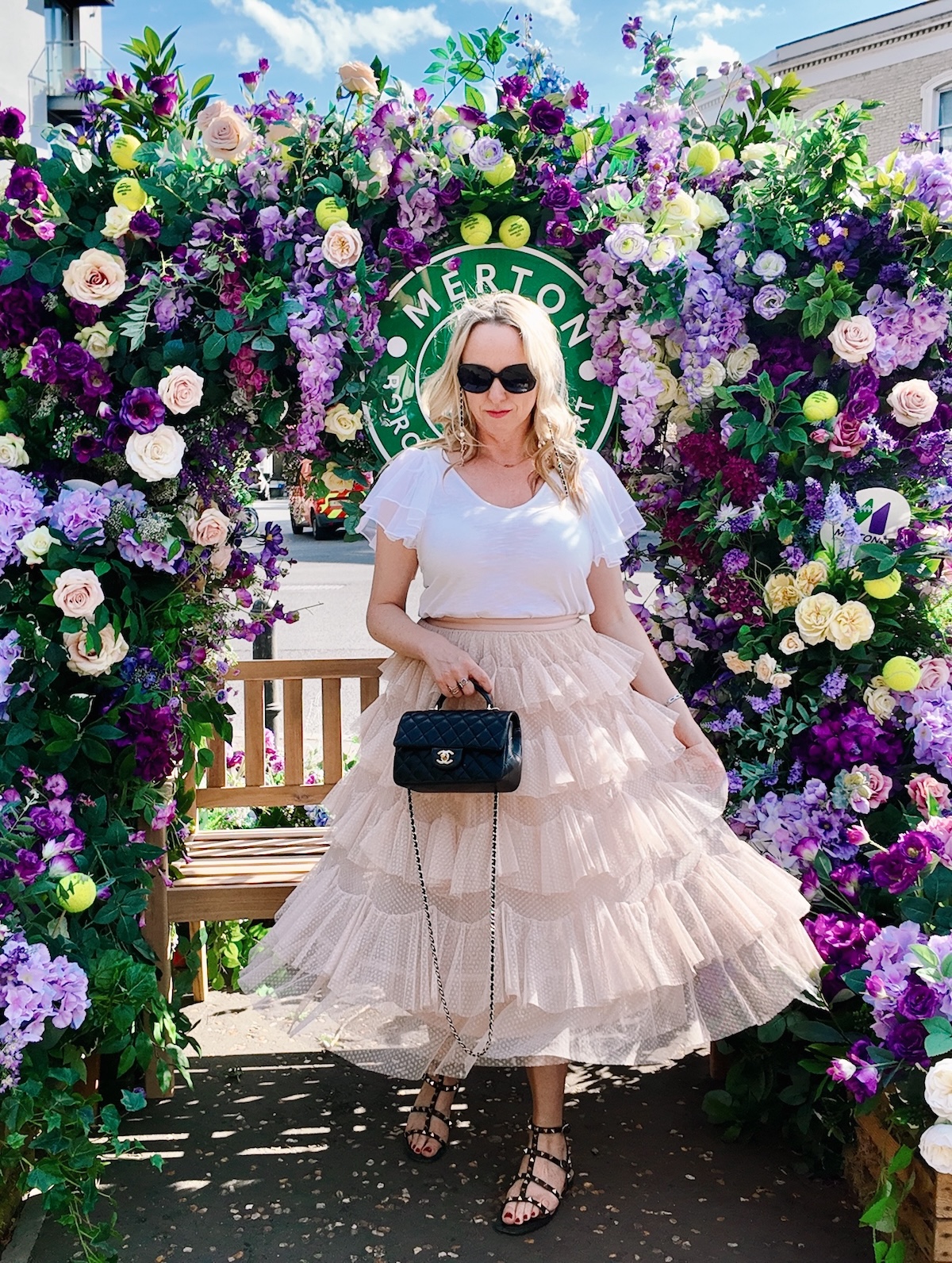 wimbledon_displays_2025_floral_bench