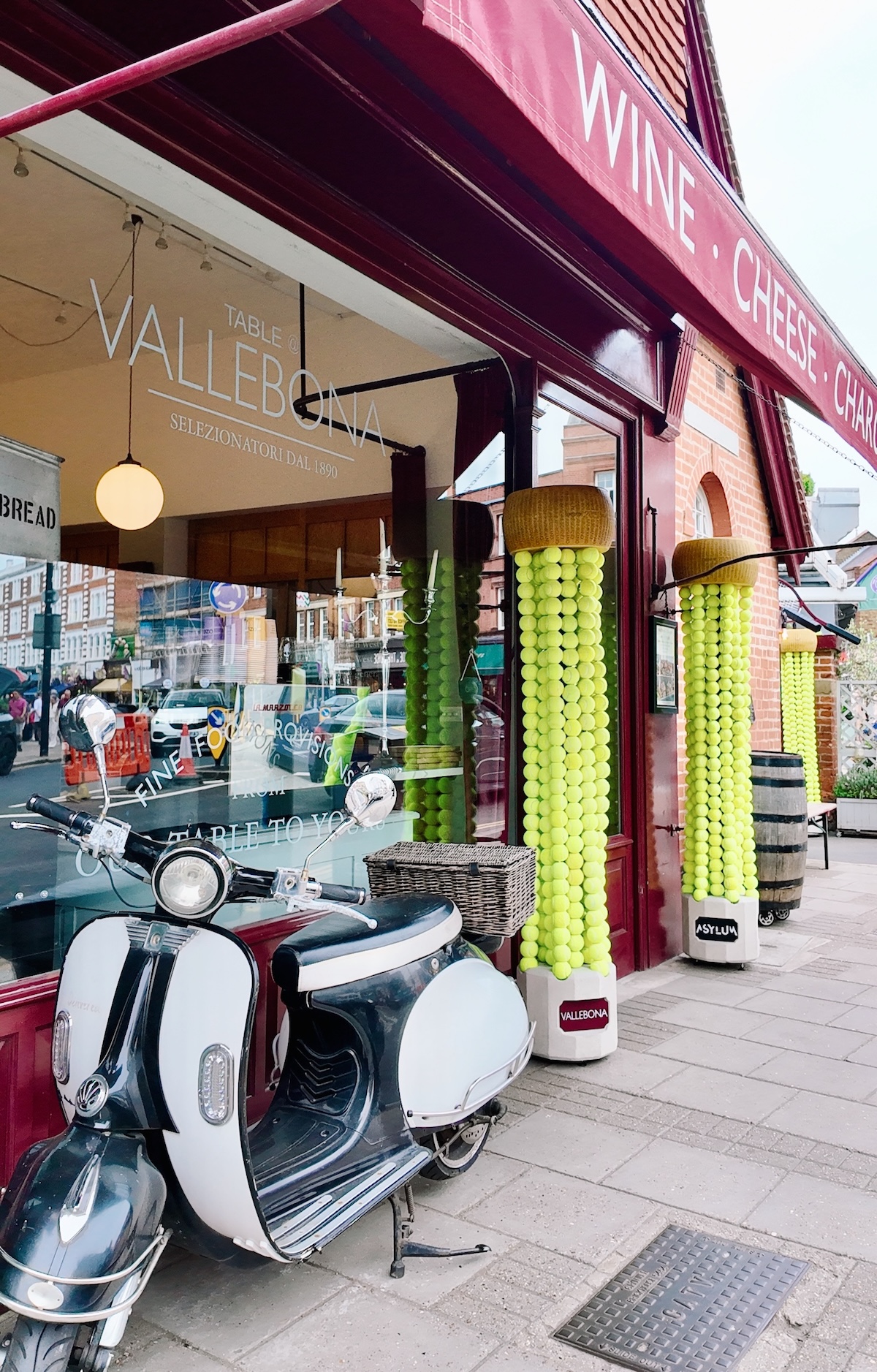 wimbledon_village_2025_displays_tennis_london_vallebona