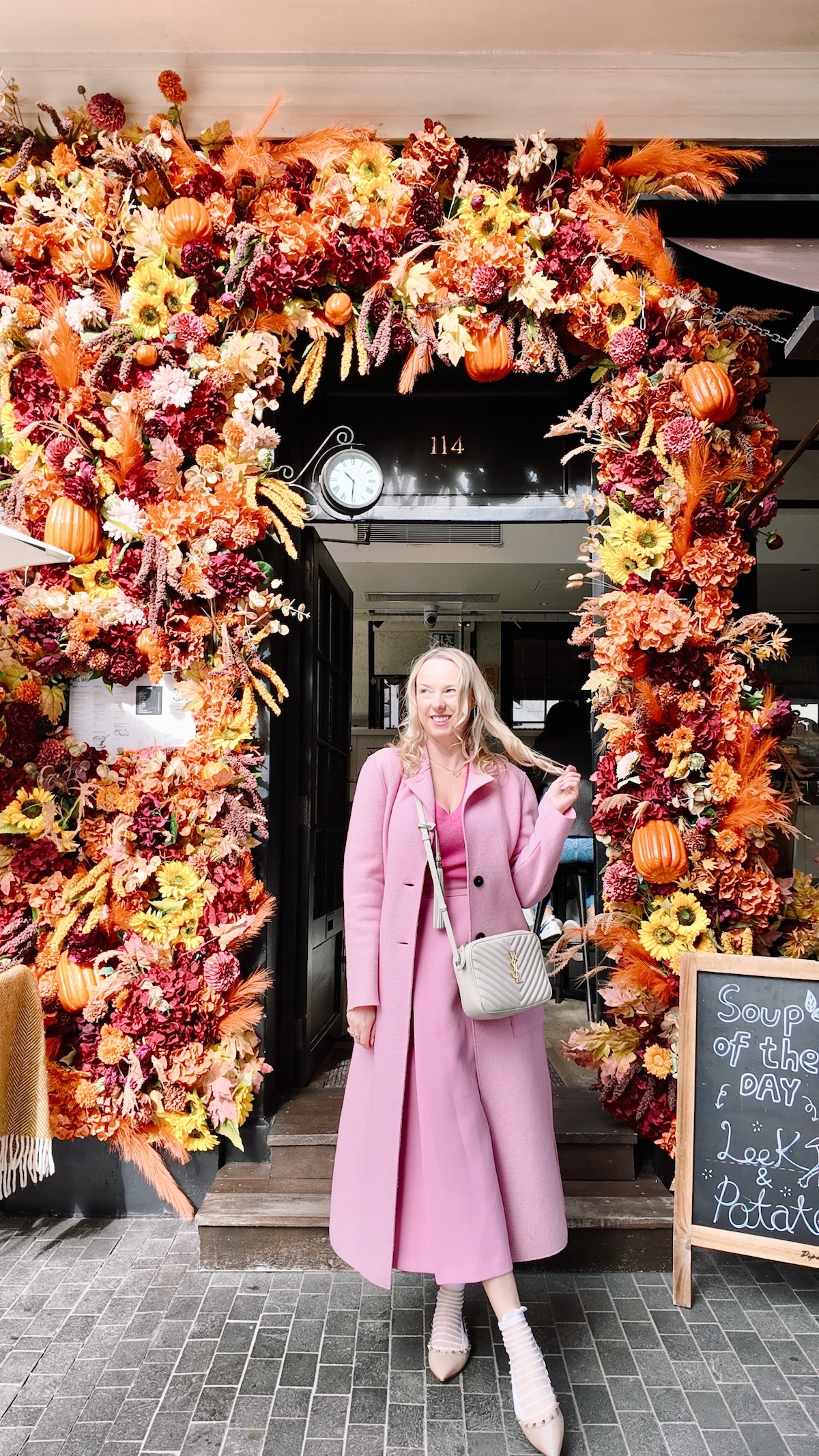 autumn_london_tomtom_coffee_autumn_halloween