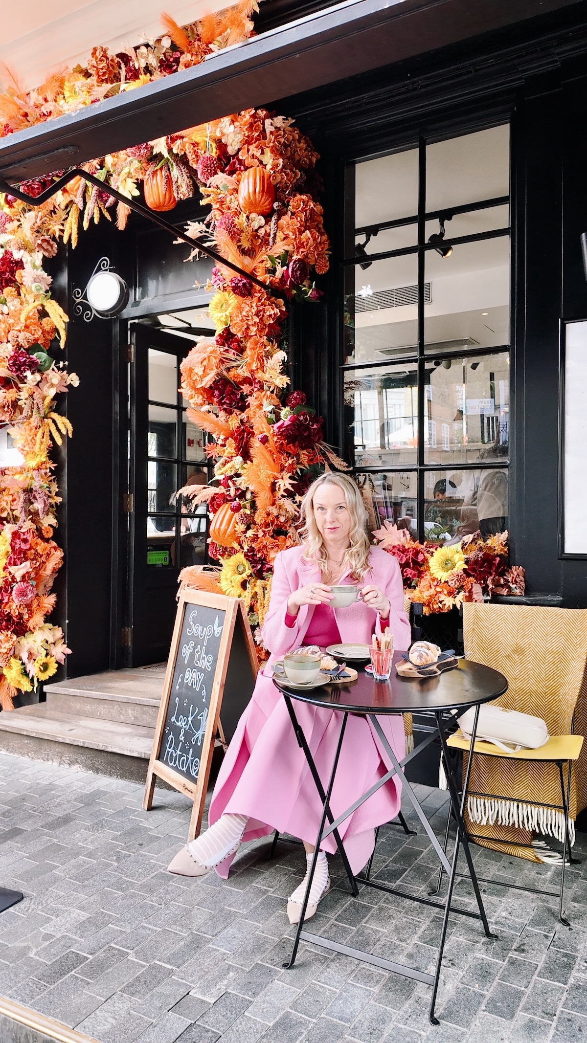 autumn_london_tomtom_coffee_autumn_halloween