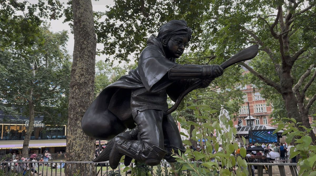 harry_potter_statue