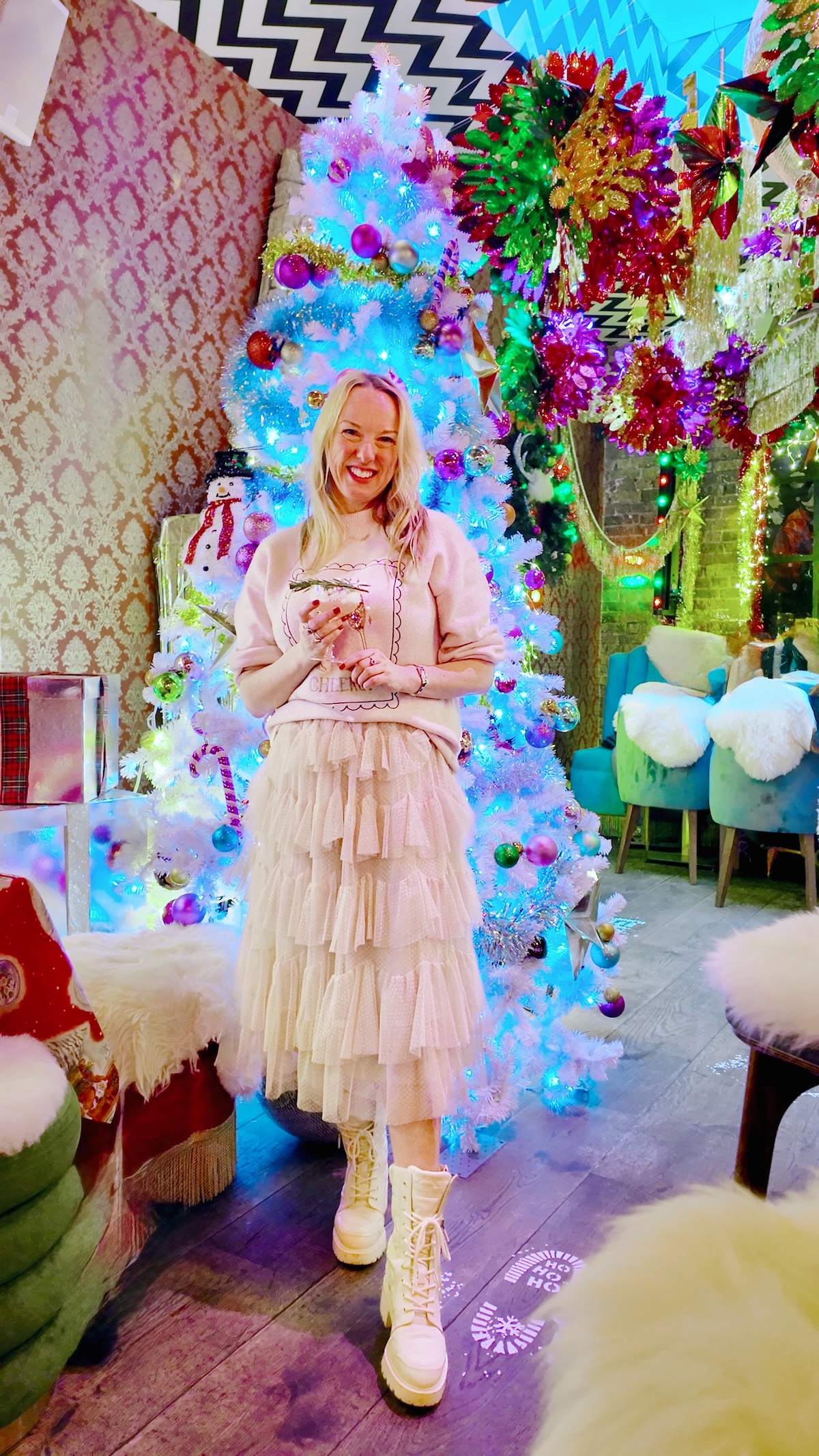 miracle_bar_2025_covent_garden_christmas_london_henrietta