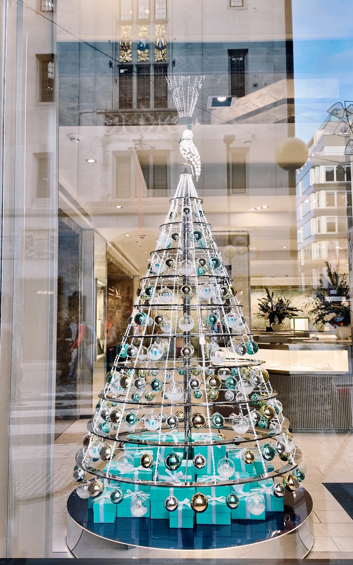 christmas_tiffany_bond_street_blue