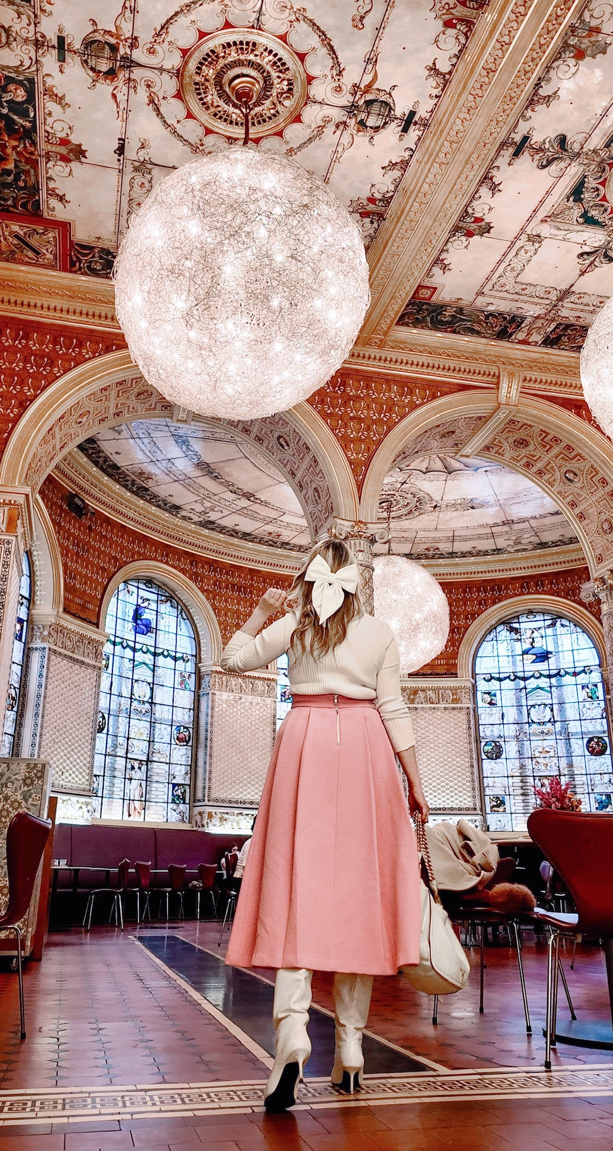 victoria_and_albert_museum_cafe_cosy_instagrammable