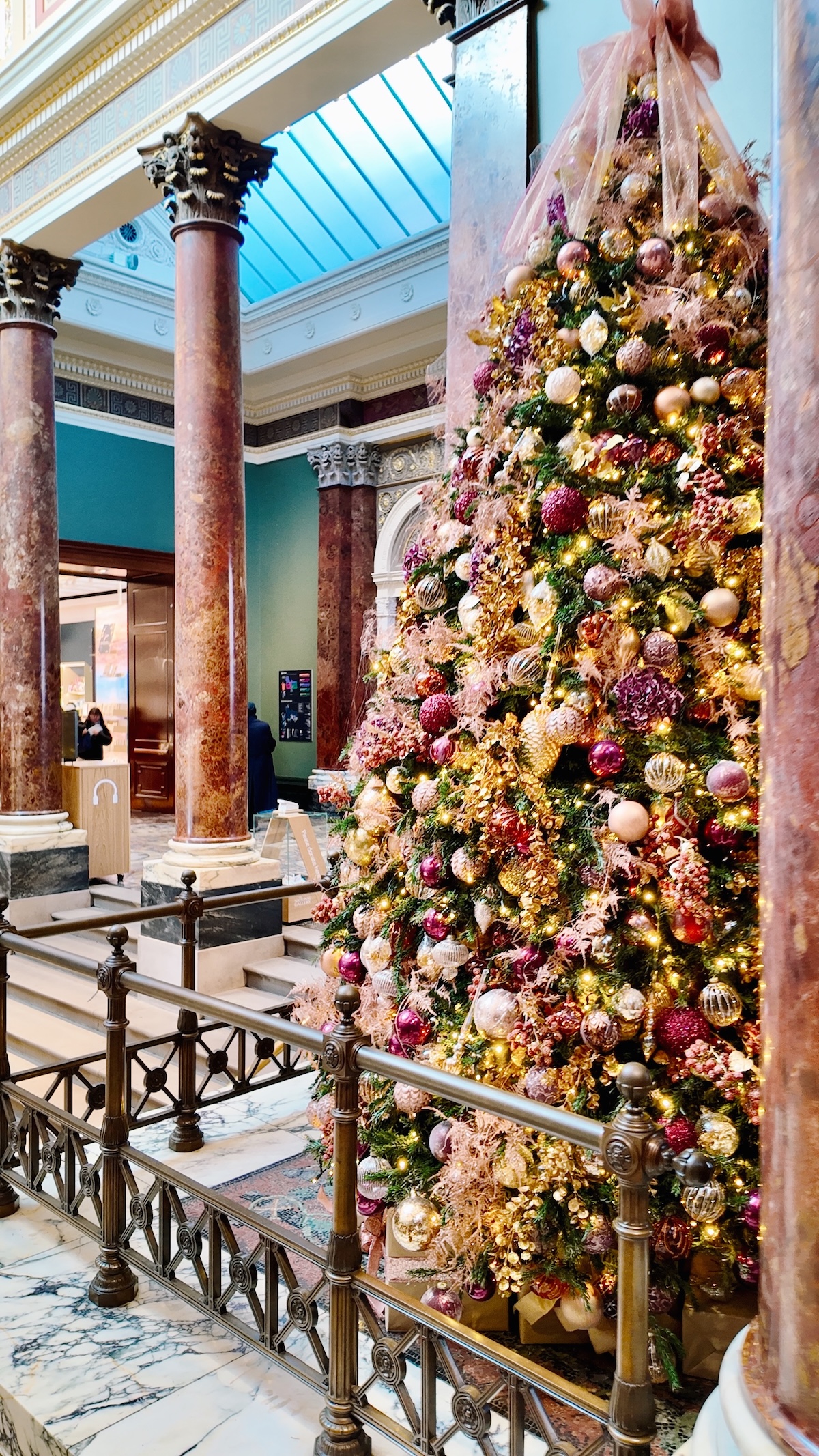 winter_walk_london_national_gallery_christmas