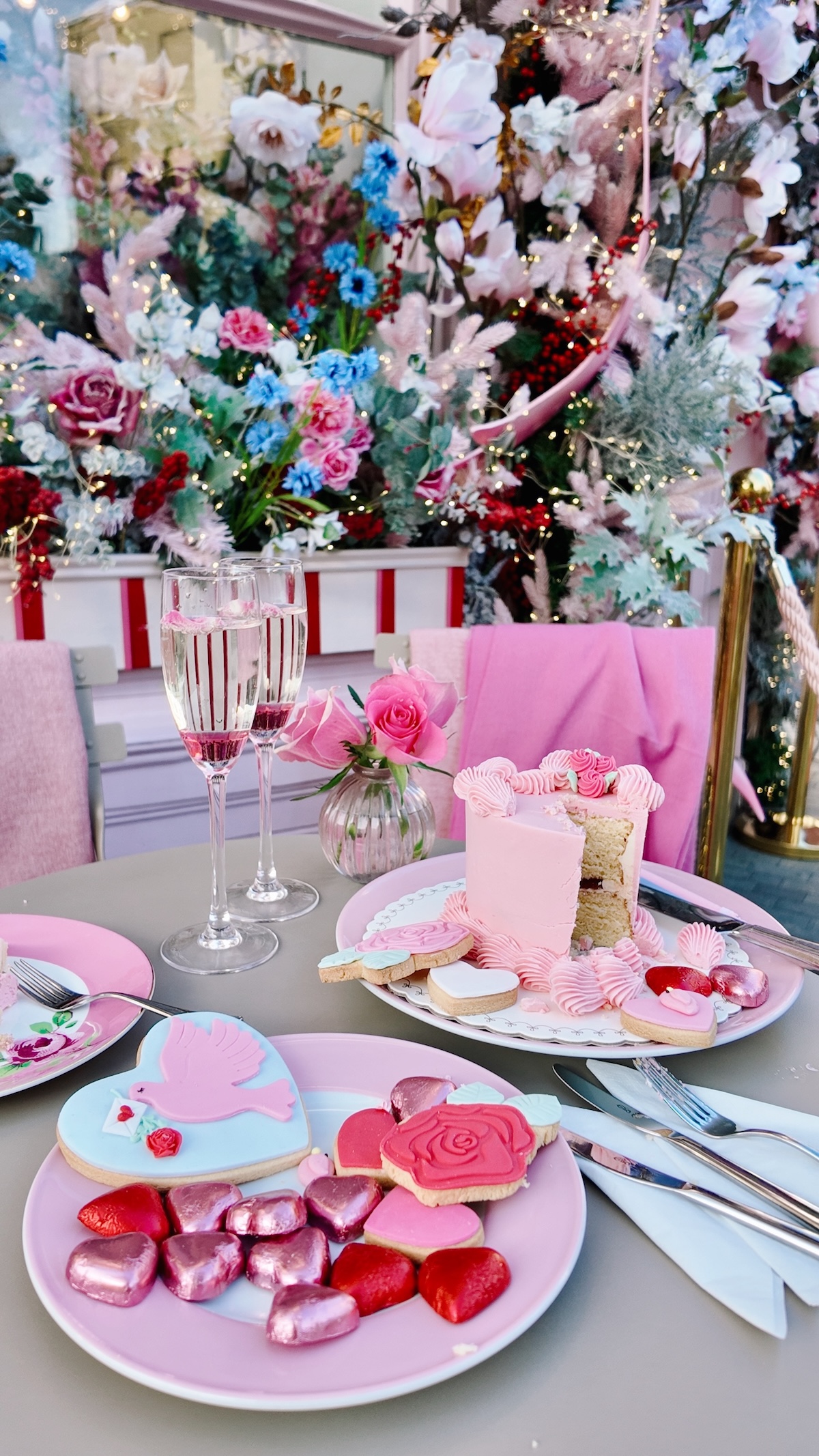 romantic_london_valentines_day_2026_peggy_porschen_heart_cake