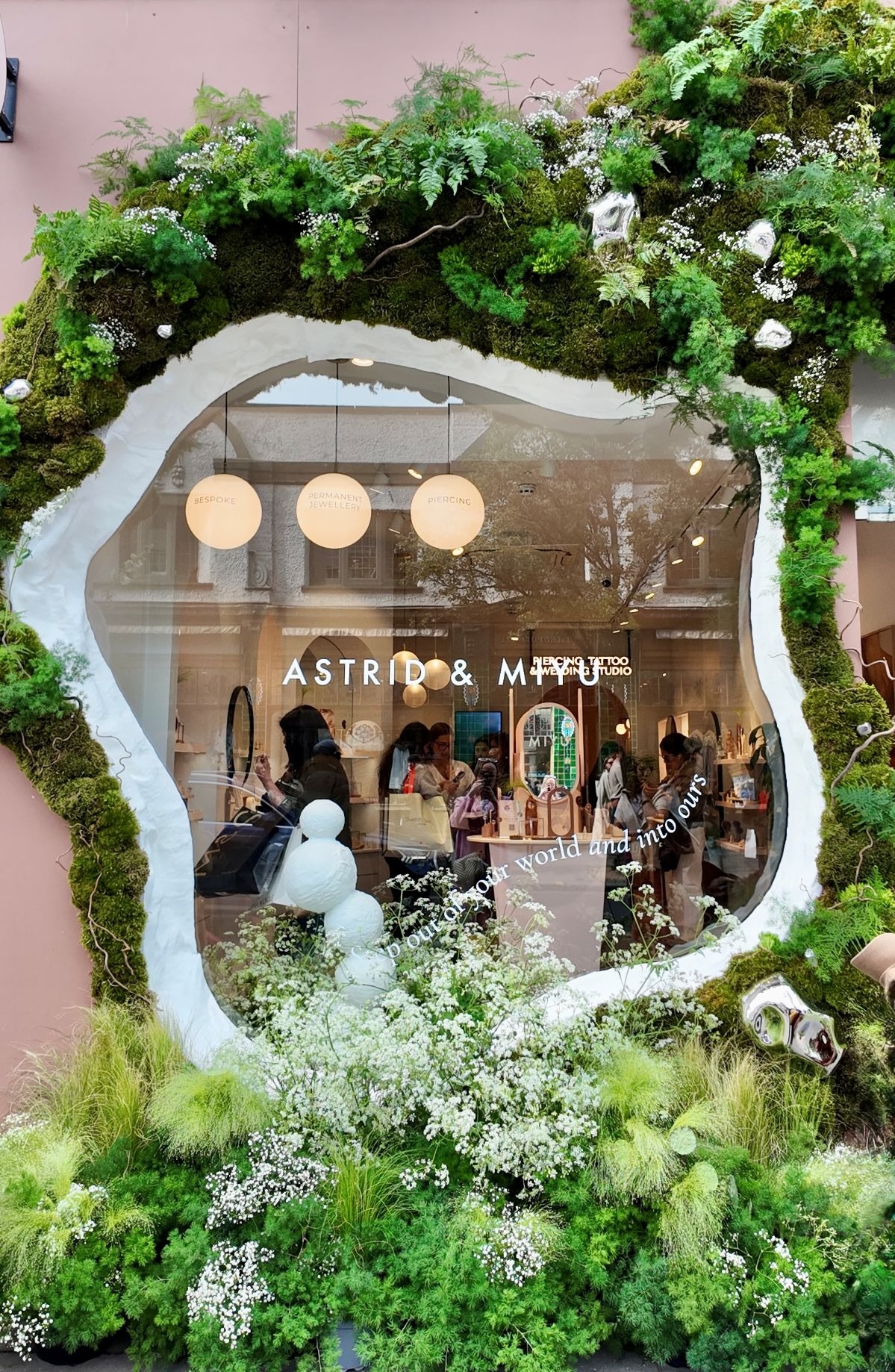 astrid_miyu_chelsea_in_bloom_2026_1