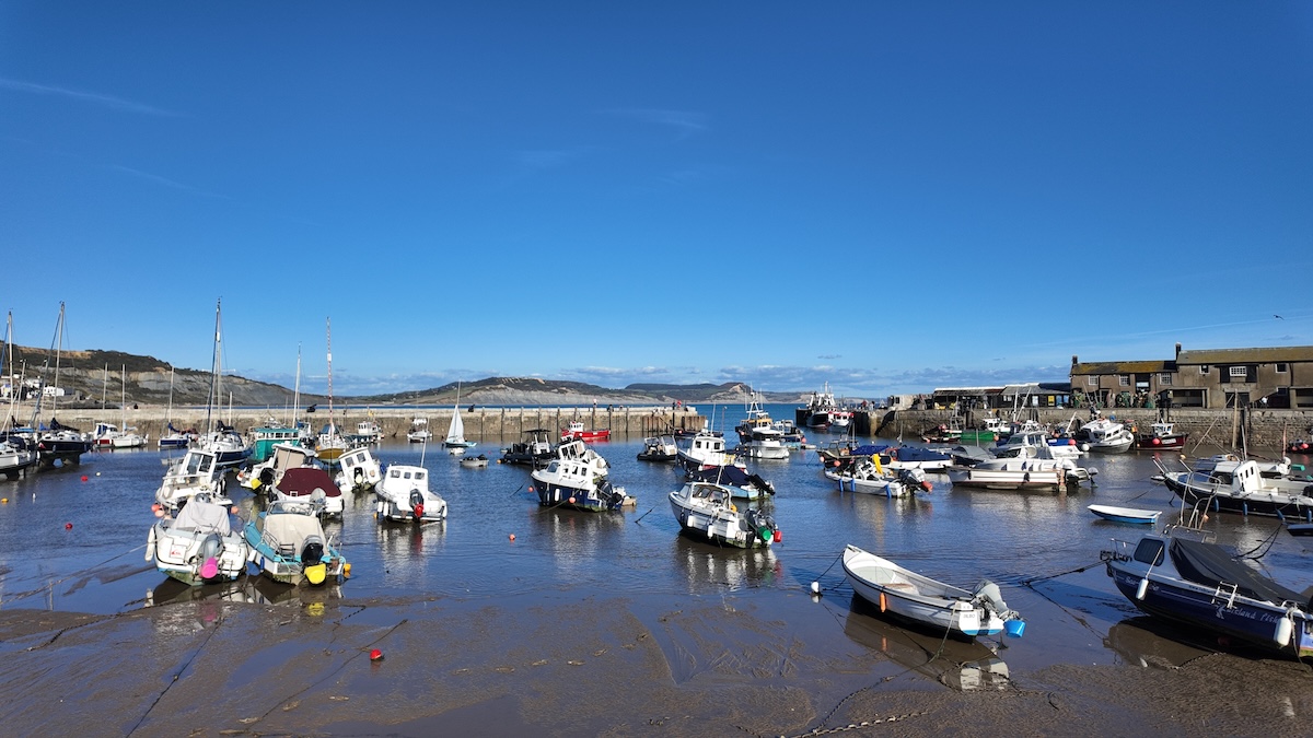 lyme_regis_harbour.