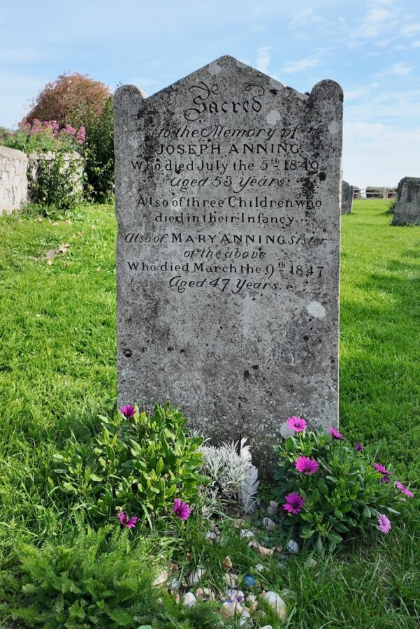 mary_anning_grave_lyme_regis