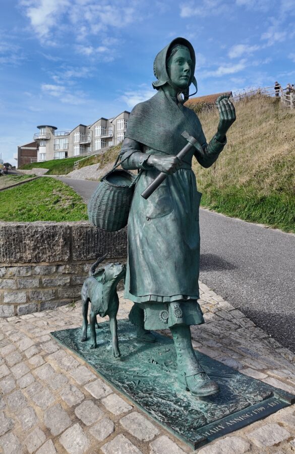 mary_anning_statue
