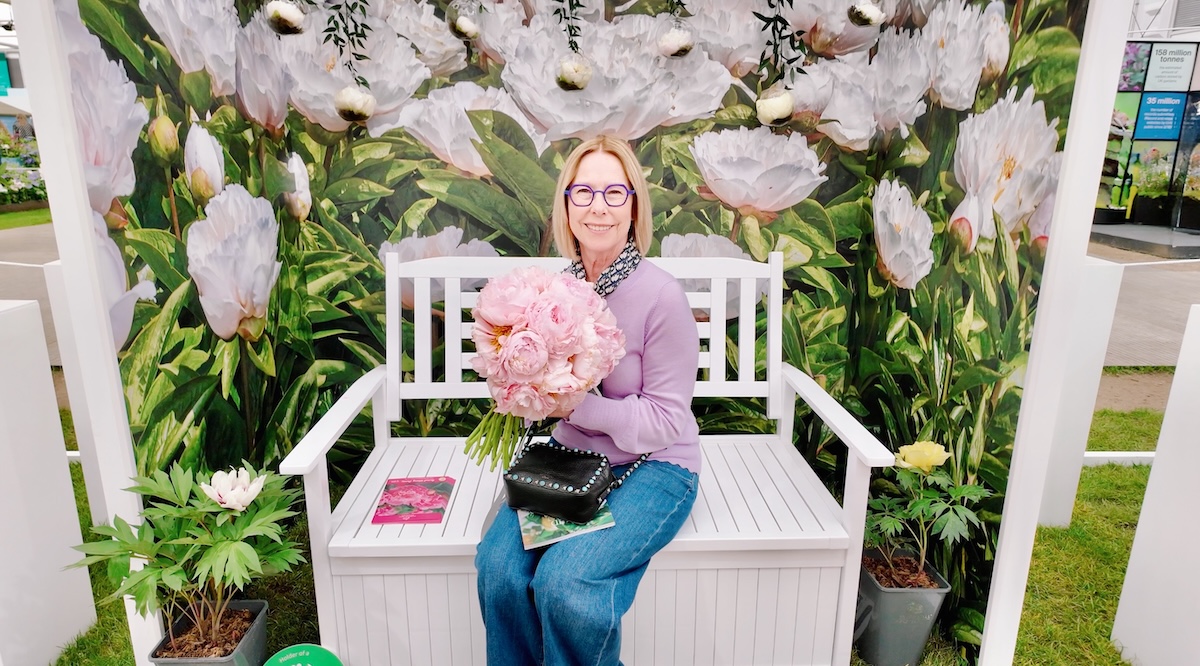 chelsea_flower_show_tips_guide_inside_great_pavilion chelsea_flower_show_tips_guide_inside_great_pavilion