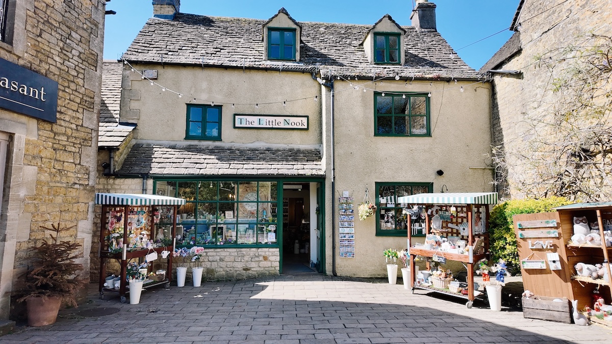 little_nook_cotswolds_spring_bourton_on_the_water