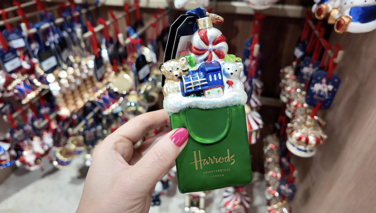harrods_christmas_shop_2026_london_harrods_shopping_bags
