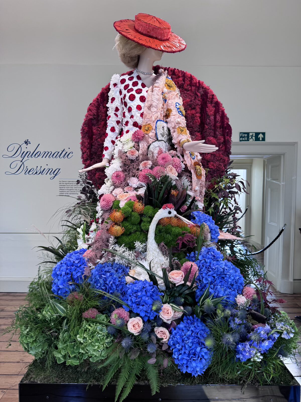 diana_exhibition_flowers_best_dresses