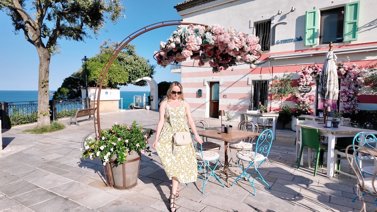 le-Petit-cafe_numana